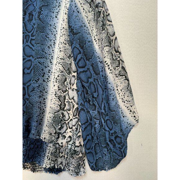 AGB Womens Long Sleeves Chiffon Blouse Size 2X Blue White Snake Smocked Boho - Picture 14 of 15